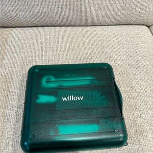 Willow Emerald Green Travel Grooming Case
